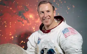 O astronauta americano Jim Lovell, conhecido por liderar a missão Apollo 13, faleceu