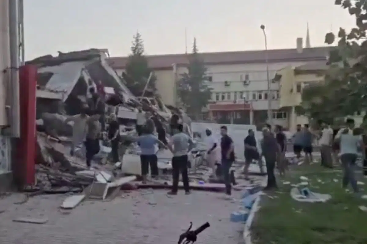 Terremoto de magnitude 6,1 atinge oeste da Turquia e é sentido em várias províncias