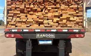 PRF apreende aproximadamente 63 m³ de madeira serrada ilegal em Picos