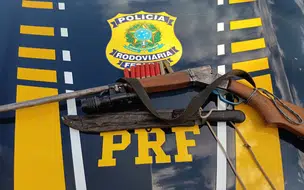 Condutor é preso pela PRF com espingarda e munições em Barro Duro