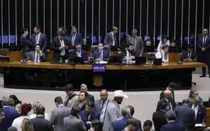 Câmara Federal aprova PEC que dificulta processos criminais contra parlamentares