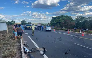 Colisão frontal entre carro e viatura policial deixa vítima fatal na BR-316 em Caxias