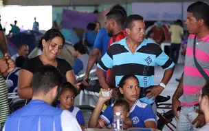 Venezuelanos no Brasil lamentam crise em seu país de origem