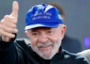 Presidente Lula sanciona lei que amplia licença-paternidade