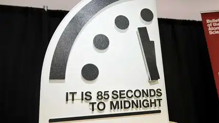 Cientistas ajustam Relógio do Juízo Final e alertam para riscos globais