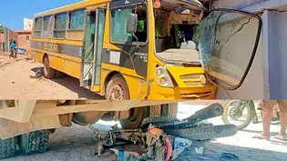Ônibus escolar desgovernado atinge moto e invade residência em Alagoinha do Piauí