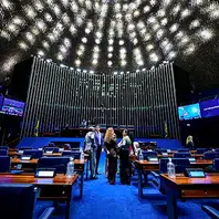 Fim da escala 6x1 volta a ser discutida no senado federal