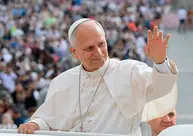 Vaticano atualiza estado de saúde do Papa após cirurgia no pulmão