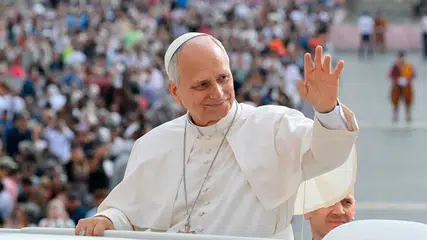 Vaticano atualiza estado de saúde do Papa após cirurgia no pulmão
