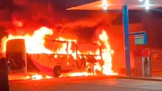Incêndio deixa ônibus completamente destruído na cidade de Porto no norte do Piauí
