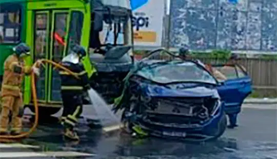 Três pessoas ficam feridas após acidente em cruzamento na zona Norte de Teresina