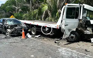 Acidente entre caminhão e dois carros deixa BR-316 parcialmente interditada