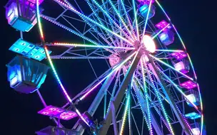 Mulher cai de roda gigante em parque na cidade de Cocal