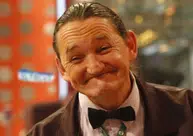 Humorista Marquito sofre acidente de moto e está em coma induzido