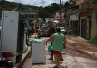 Sobe para 49 número de mortos na tragédia em Juiz de Fora e Ubá