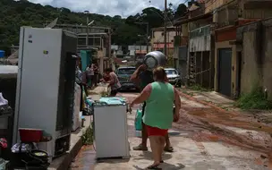 Sobe para 49 número de mortos na tragédia em Juiz de Fora e Ubá