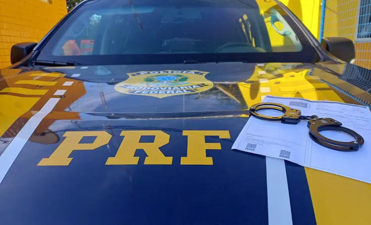 PRF cumpre mandado de prisão por estelionato durante fiscalização na BR-316, em Teresina