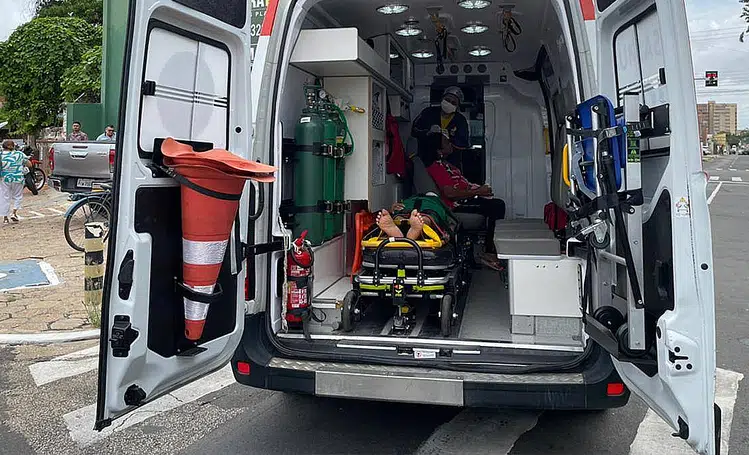 SAMU alerta motoristas sobre riscos do celular e álcool ao volante em Teresina