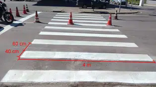 Jovem é atropelada por motociclista enquanto passava na faixa de pedestre em Teresina