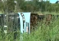 Estudantes ficam feridos após ônibus escolar tombar em Floriano