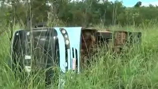 Estudantes ficam feridos após ônibus escolar tombar em Floriano