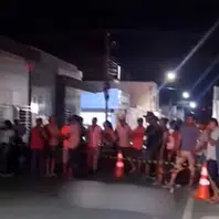 Gari morre ao cair e ser atropelado por caminhão de lixo em Simões