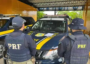 Foragido condenado a mais de 26 anos por roubo em Picos é preso durante fiscalização da PRF