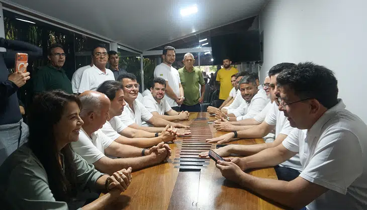 Governador falando sobre melhorias para Coivaras