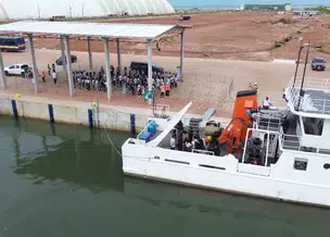 Estudantes piauienses vivenciam experiência científica a bordo de navio da Marinha do Brasil