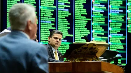Congresso derruba veto e possibilita redução de penas pelo 8 de janeiro