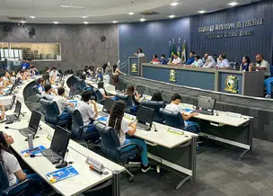 Alunos do Colégio Sagrado Coração de Jesus participam do 3º Escola na Câmara