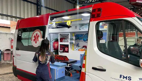 Mulher tem perna esmagada após ser atropelada por carreta na zona sul de Teresina