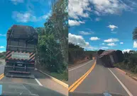 Carreta carregada de algodão perde o controle e tomba na PI-247, em Uruçuí