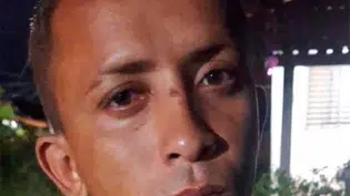 Homem é morto a tiros na frente da casa da mãe em José de Freitas