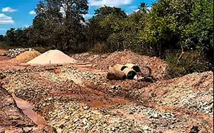 Prefeitura inicia construção de passagem molhada na localidade Reino Novo em Coivaras