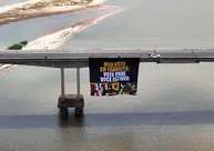 Ativistas fazem ato na ponte entre Parnaíba e Araioses pela importância do voto em trânsito