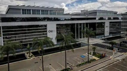 CNJ acaba com aposentadoria compulsória como punição para juiz
