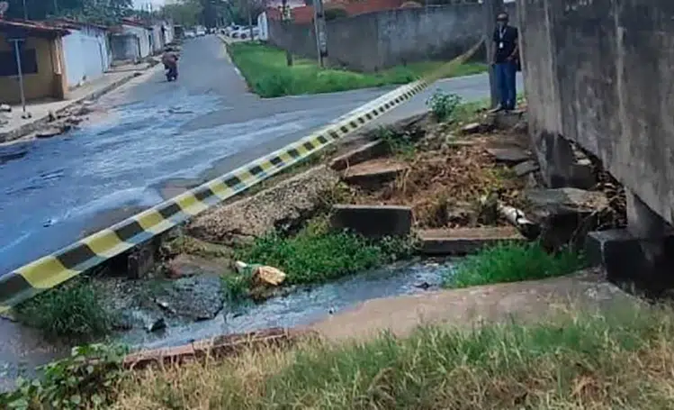 Defesa Civil interdita trecho com risco para a população na zona Sul