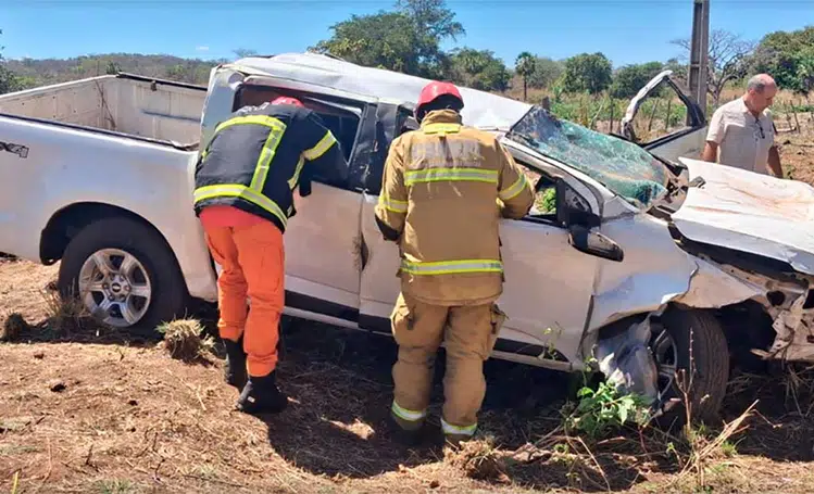 Quatro pessoas ficam feridas em acidente na BR-316, em Elesbão Veloso