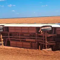Cinco pessoas ficam feridas após Ônibus tombar em Uruçuí