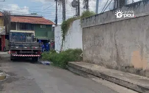 SDU-Norte atende moradores e retira restos de obra de calçada no Mocambinho II