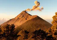 Erupção do vulcão Fuego obriga retirada de moradores e mobiliza autoridades na Guatemala