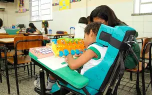 Pesquisa aponta que escolas públicas do Piauí têm mais estrutura para PCDs do que as privadas