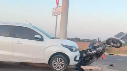 Acidente envolvendo carro e motocicleta resulta em morte na zona norte de Teresina